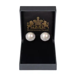 Hot Centred Pearl Earrings Earrings