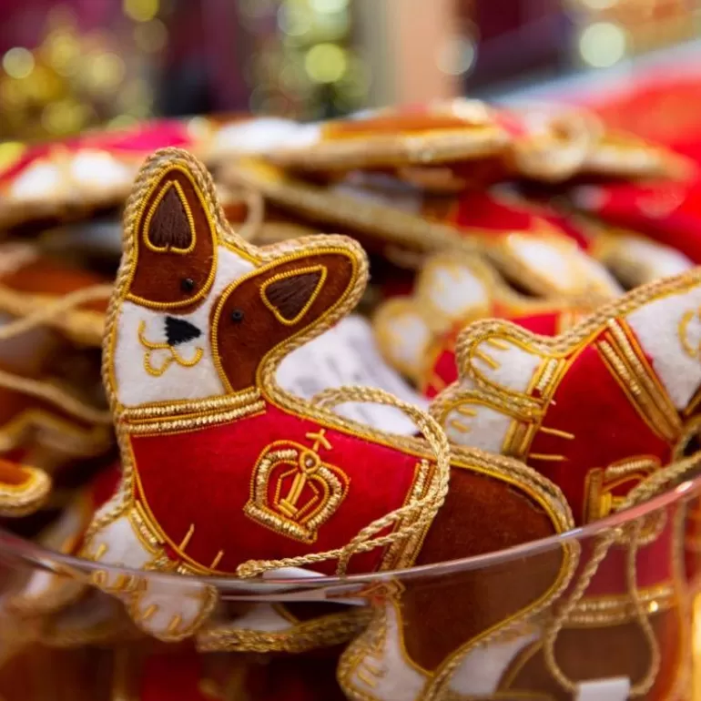 Royal Collection Shop Decorations*Buckingham Palace Corgi In Coat Decoration