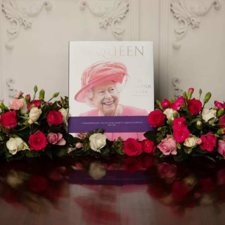 Royal Collection Shop Royal Collection Publications*The Queen: 70 Glorious Years